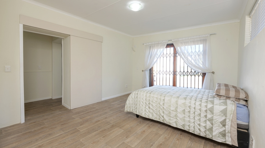 5 Bedroom Property for Sale in Bredasdorp Western Cape